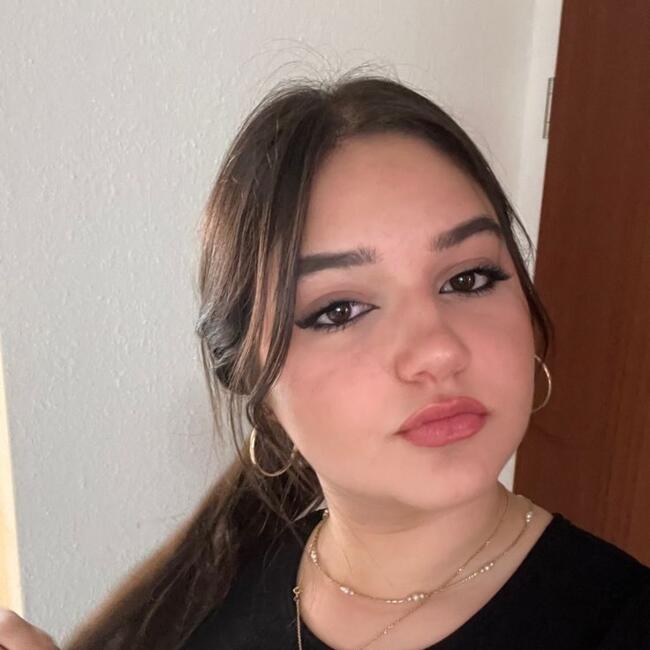 جليسة أطفال في بني ملال: Hajar