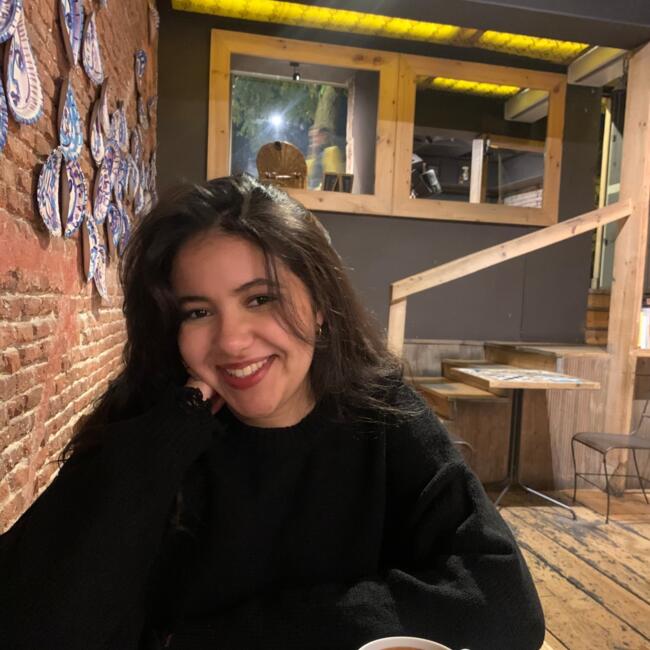 Babysitter in La Pobla de Vallbona: Sukaina 