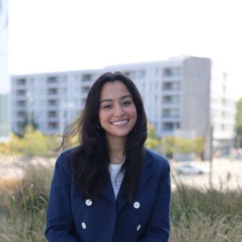 Babysitter in Montreal: Noor