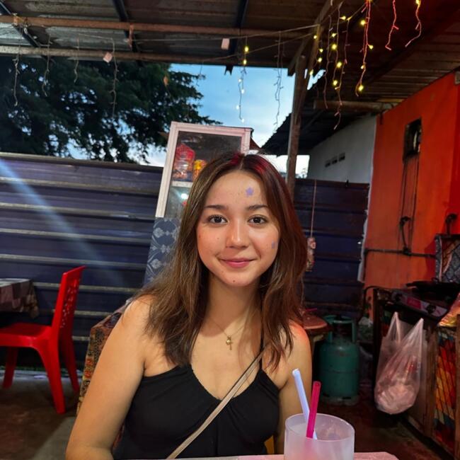 Babysitter in Bern: Julia