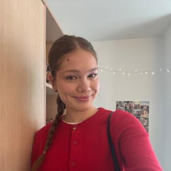 Babysitter in New Plymouth: Florence