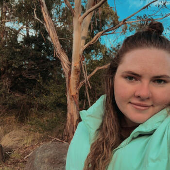 Baby-sitter in Hobart: Renee