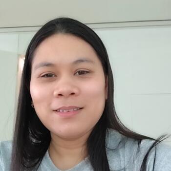 جليسة أطفال دبي: Marivic