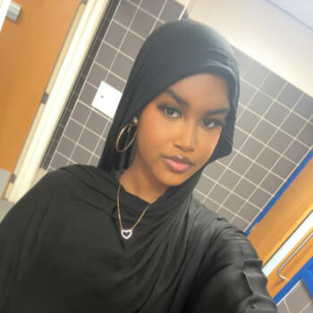 Babysitter in Edinburgh: Yasmin