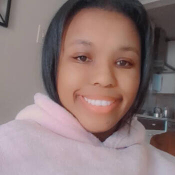 Babysitter in Uitenhage: Leigh colyne