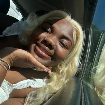 Babysitter in Phenix City: Nazariah