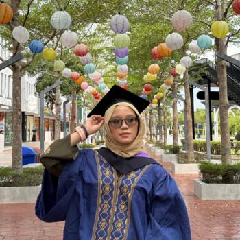 Babysitter Kajang: Farah Liyana