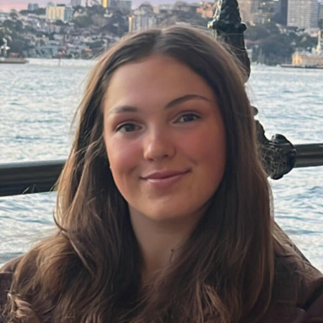 Babysitter in Clevedon: Milly