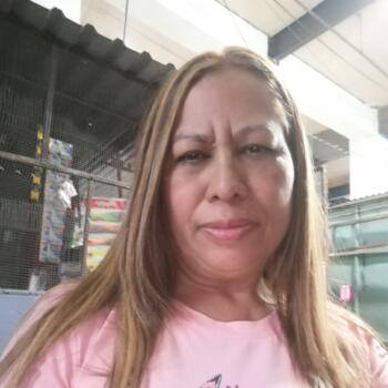 Babysitter in Santa Tecla: Reina