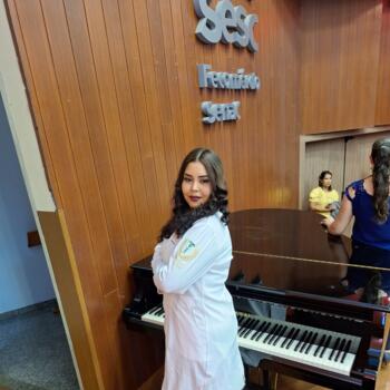 Babysitter in Aparecida de Goiânia: Grazielle Araújo de Oliveira