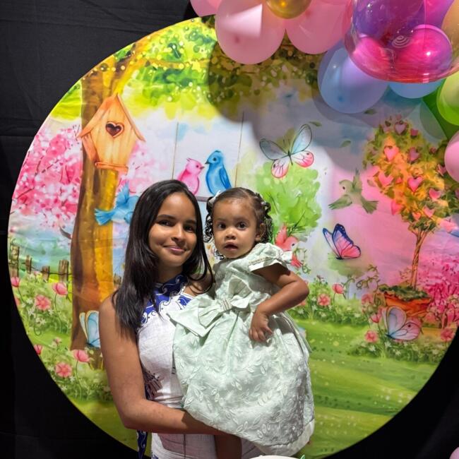 Emprego de babá em Luziânia: Estefany