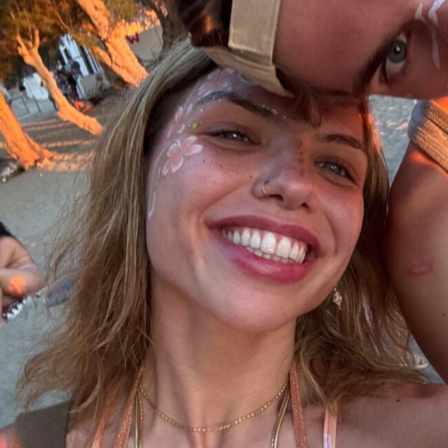 Babysitter in Athens: Aria