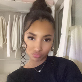 Babysitter in Noisy-le-Sec: Sara