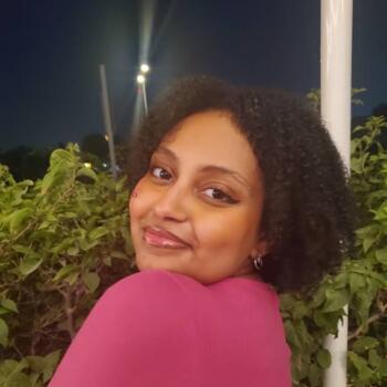 جليسة أطفال في دبي: Saron