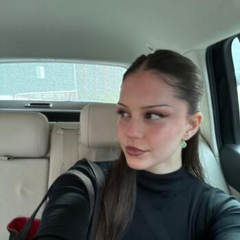 Nanny Néa Smýrni: Vanesa