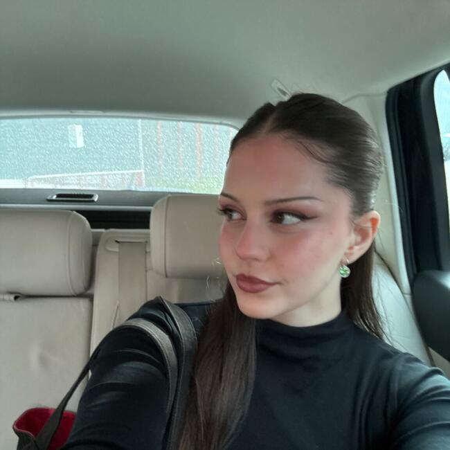 Nanny in Néa Smýrni: Vanesa