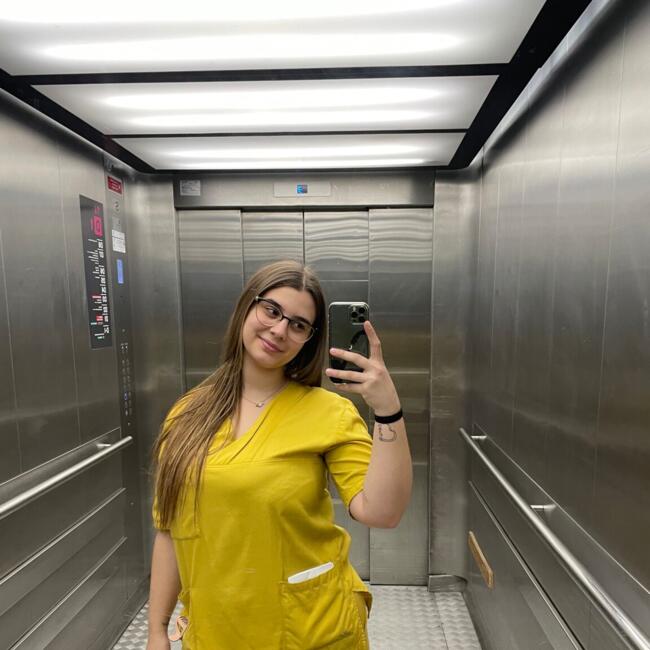 Babysitter in Porto: Iara