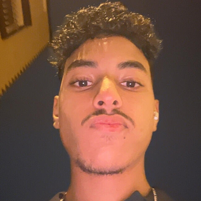 Babysitter in Agadir: Anas