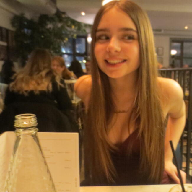 Babysitter in Milton Keynes: Isabella