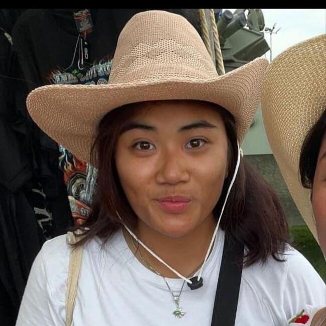 Babysitter in Etobicoke: Denise