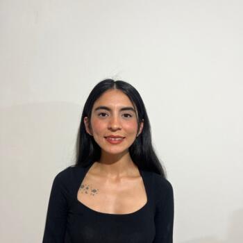 Babysitter in José Leonardo Ortiz: Ana