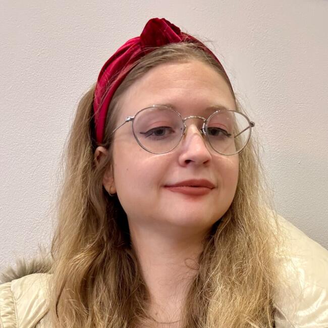 Babysitter in London: Laura