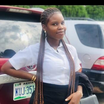 Babysitter in Benin City: Stephanie