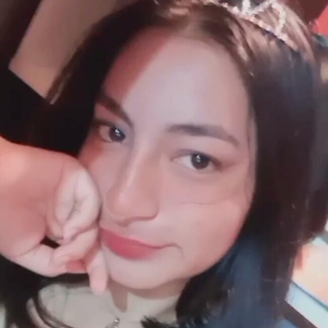 Babysitter in José Leonardo Ortiz: Scarlet