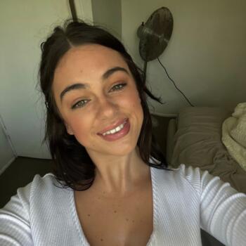 Babysitter in Gold Coast: Ella