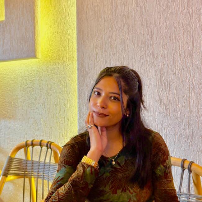 दिल्ली में बेबीसिटर: Pallavi