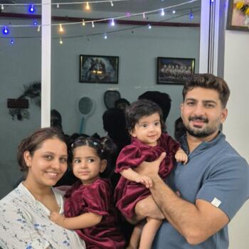 माता-पिता बम्बई: Ronit