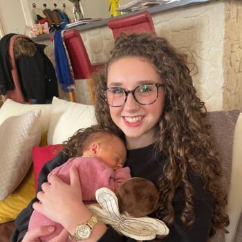 Babysitter in Désertines: Camille