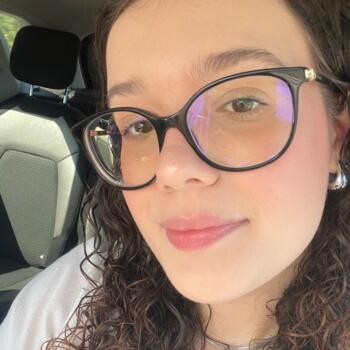 Babysitter in Bragança: Célia