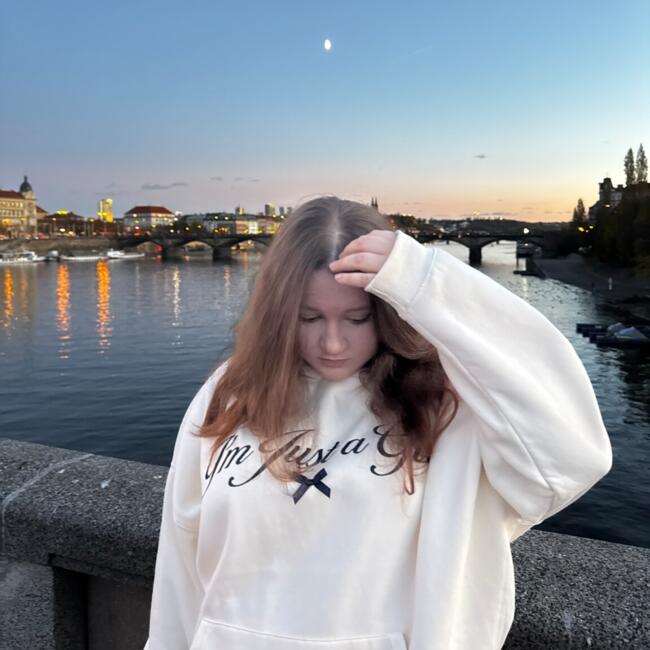 Babysitter in Prague: Avrora