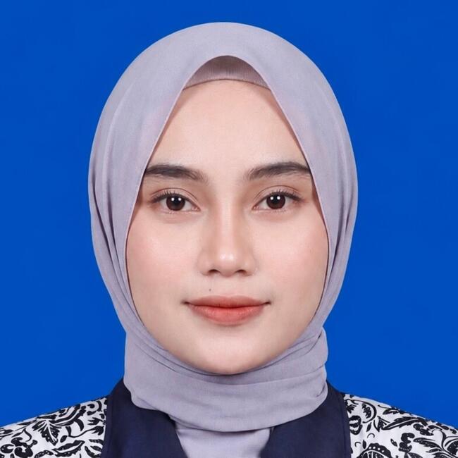 Babysitting job in Dammam: Putri siti