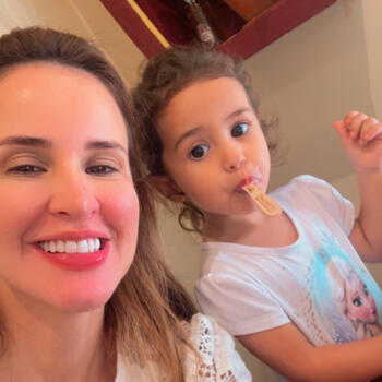 Emprego de babá em Belém: Ana Paula e Ana Clara