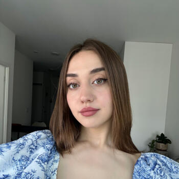 Babysitter Etobicoke: Anastasia