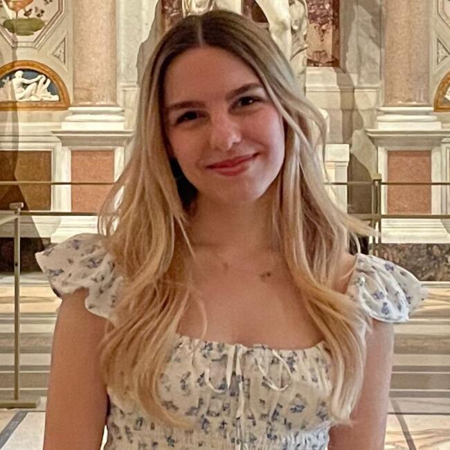 Babysitter in Wien: Öykü