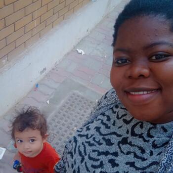Babysitter in Abu Dhabi: Stephany