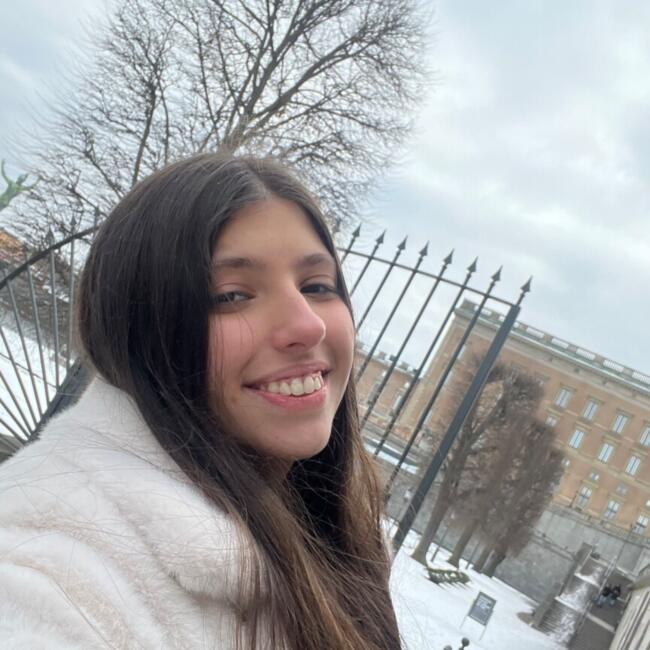 Babysitter in Nova Friburgo: Yasmin