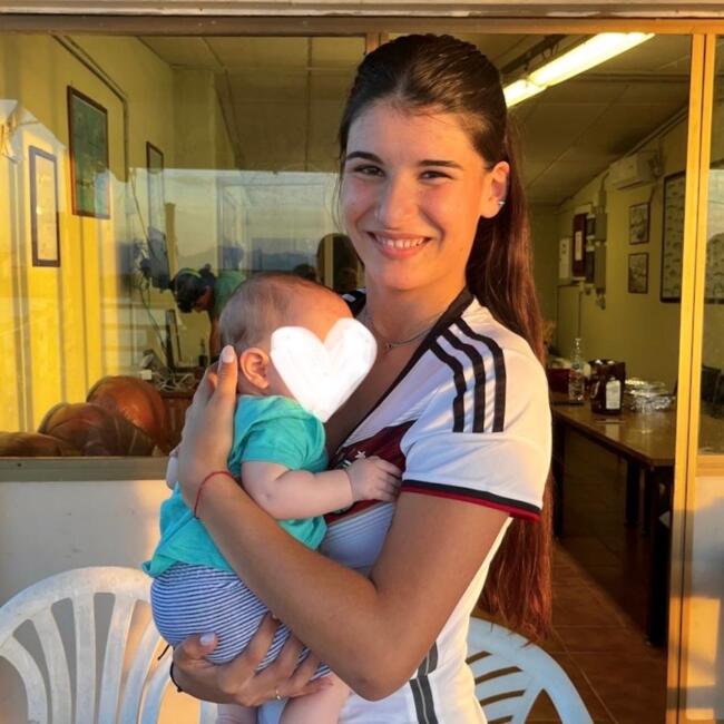 Canguro en Castelldefels: Lucia