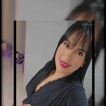 Canguro en Burela de Cabo: Angee valeria