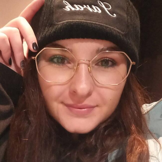 Babysitter in Saint-Médard-en-Jalles: Sarah