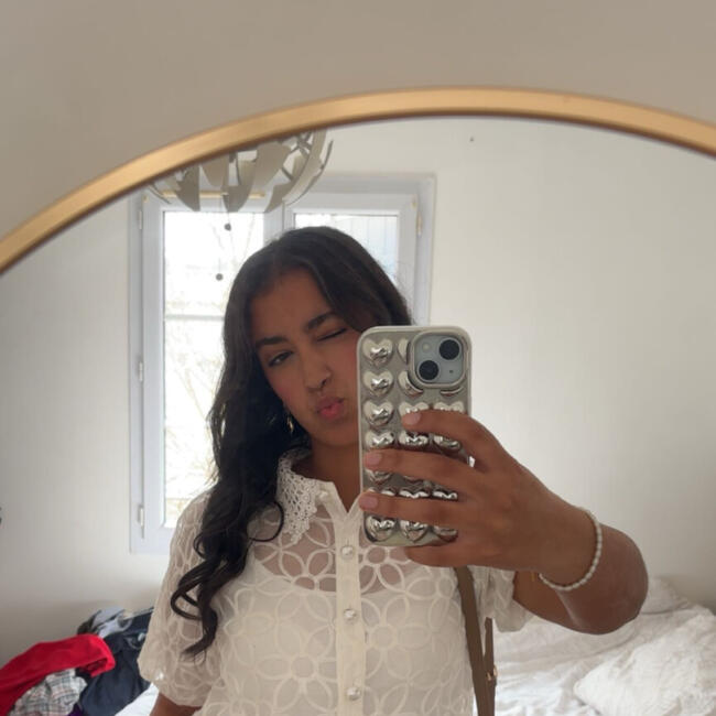 Babysitter in Brignoles: Rania