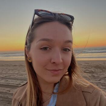 Babysitter in Caparica: Jade