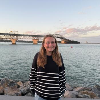 Babysitter in Red Beach: Grace