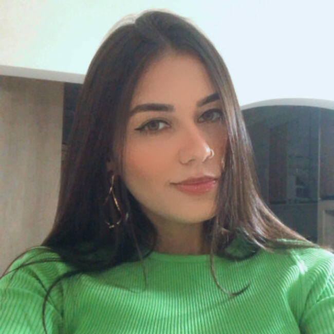 Babysitter in Bragança Paulista: Amanda