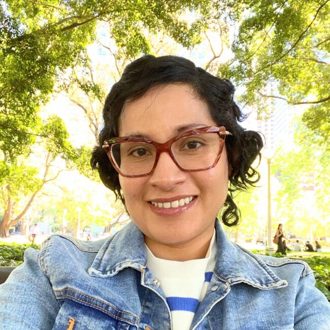 Nanny in Sydney: Iris del rosario