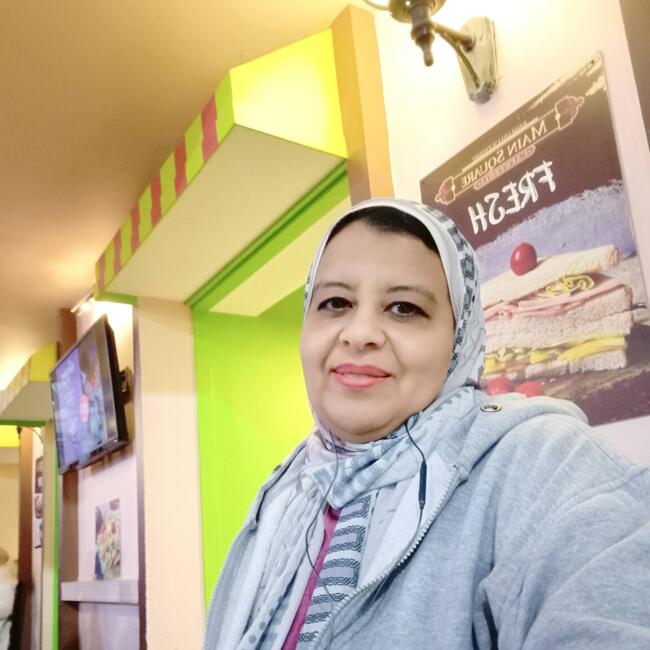 جليسة أطفال في القاهرة: Ghada