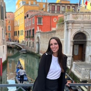 Babysitter Fribourg: Candela Valentina